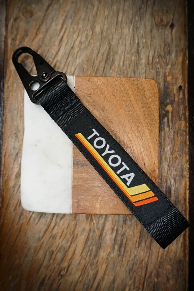 Vintage Toyota Heritage Stripes Keychain Lanyard, Metal Clip Key Ring Accessory - Bild 4 von 4