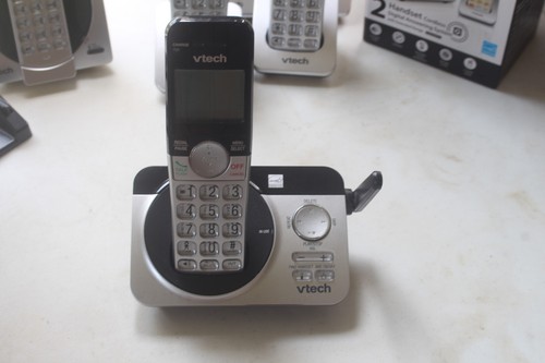 Pakiet telefonów bezprzewodowych Vtech, jedna sekretarka, nowy telefon i baza - Zdjęcie 13 z 18
