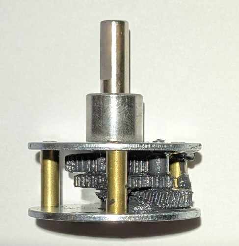 200 RPM Heavy Duty 5 V DC Gearhead Motor - Gear Reduction 5 VDC Motor w/ D Shaft - Picture 6 of 7