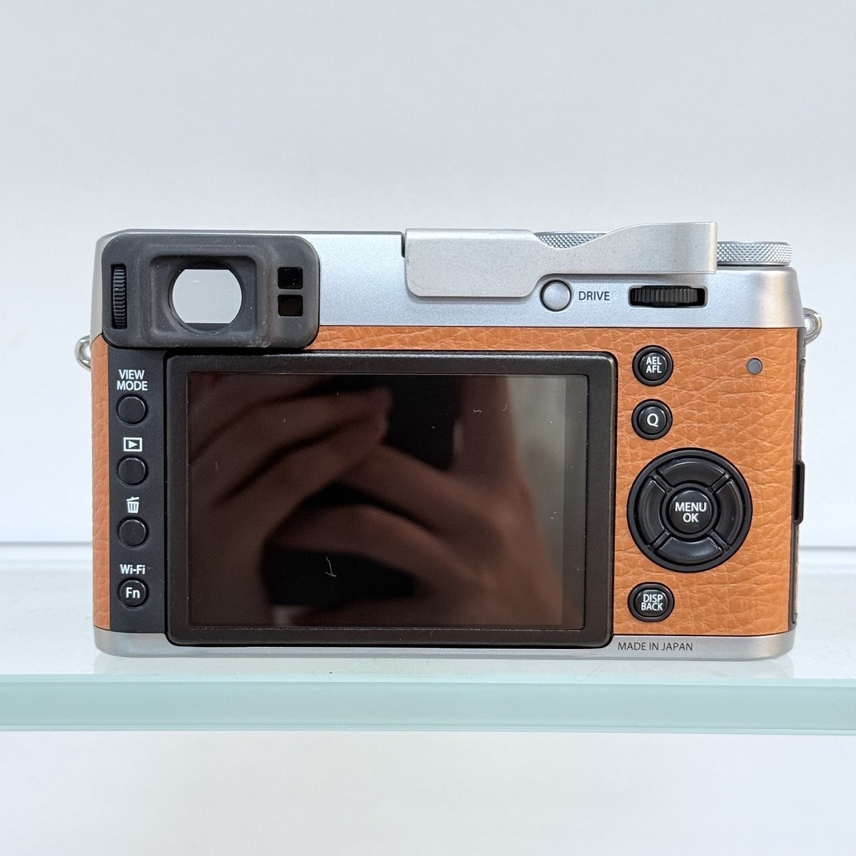 Fujifilm X100T 24.3 MP APS-C Digital Camera w/23mm f2 Lens Brown