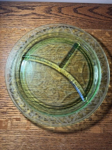 Hazel Atlas Green CLOVERLEAF Depression Uranium Glass 10” Divided Dinner Plate