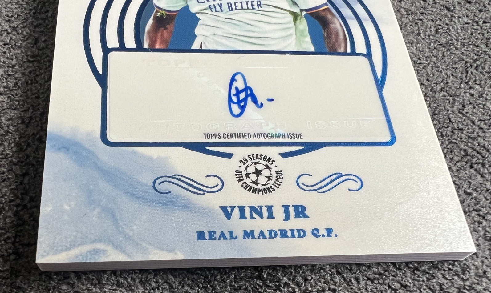 2021-22 Topps Pearl Blue Auto#d 23/49 Vinicius Junior Vini Jr Brazil Real Madrid view 4