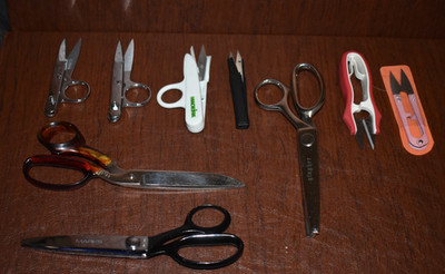 VINTAGE+ GINGHER THREAD SNIPPERS & WISS MARKS SHEARS CRAFT TOOLS LOT (I)