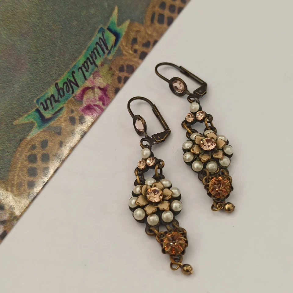 Pendientes Michal Negrin Perlas Flor Beige Cristales Blanco Retro Novia Romántico Foto 2 de 4