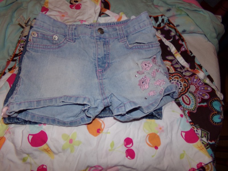 +* GIRL BONGO SHORTS 4T G 663