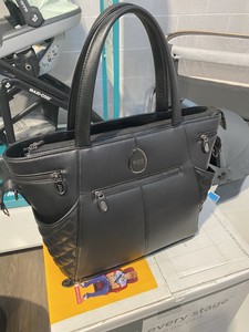 egg changing bag black