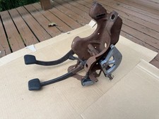 87-93 Mustang Clutch Brake Pedal Assembly T5 Manual Stick V8 Oem 5 Speed 87-93 Mustang Clutch Brake Pedal Assembly T5 Manual Stick V8 Oem 5 Speed