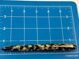 Pluma Estilográfica Judd's Muy Bonita Leboeuf con Plumín Medio