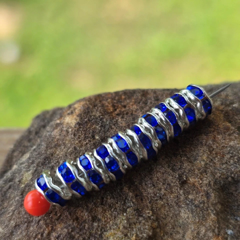 Cuentas rondelle festoneadas de metal plateado con estrás azul brillante Swarovski vintage Foto 4 de 4