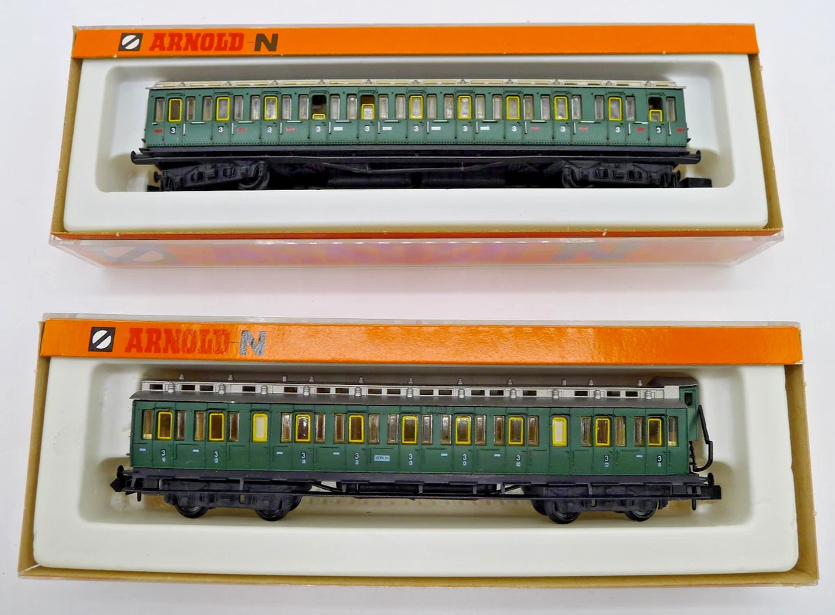 Arnold HN4383-3 Carrozza Passeggeri SNCF 2a Classe B10 Livrea Verde Epoca III - Scala N