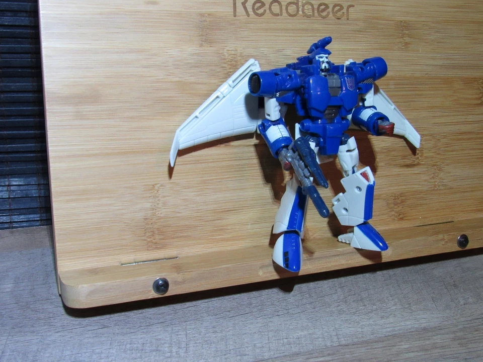 Transformers Generations Scourge complete Hasbro Deluxe 2010 CHUG Classics - Image 3 of 4