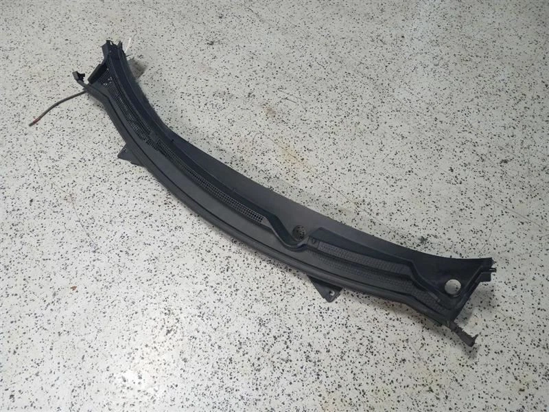 Nissan Altima 2012 capó panel de ventilación Foto 2 de 4