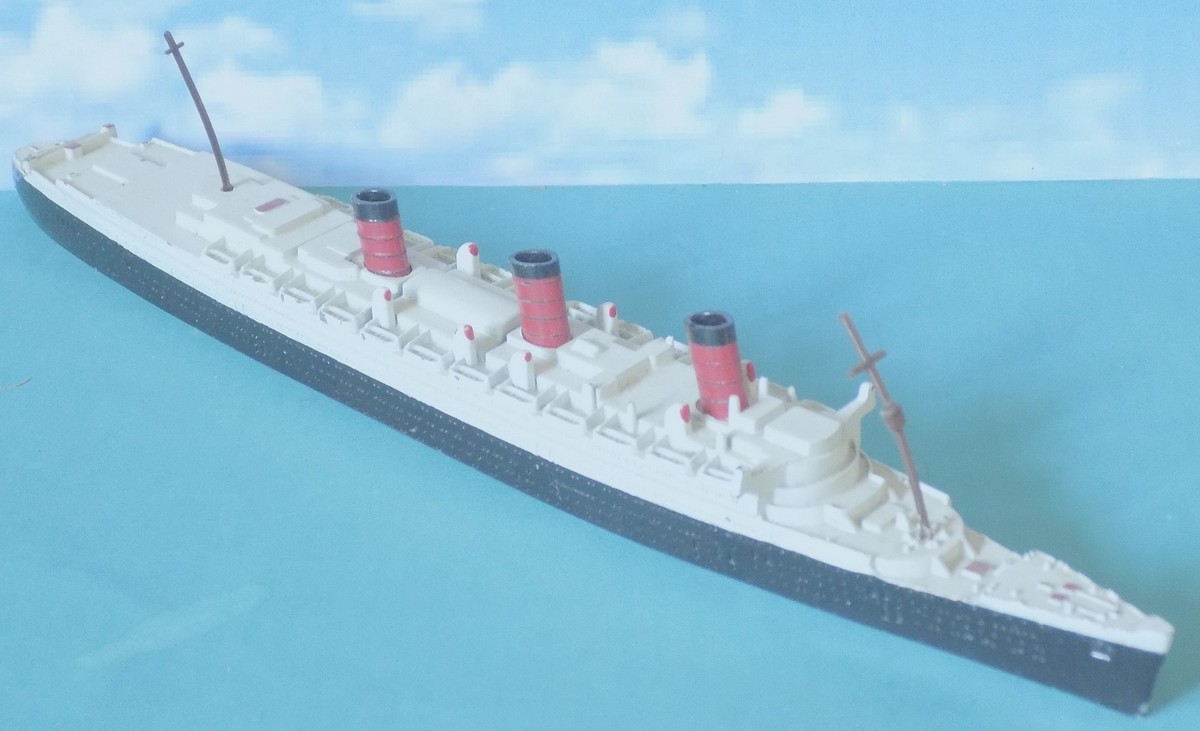 船・ボート Triang MINIC R.M.S. M-703 QUEEN MARY s-l400.jpg
