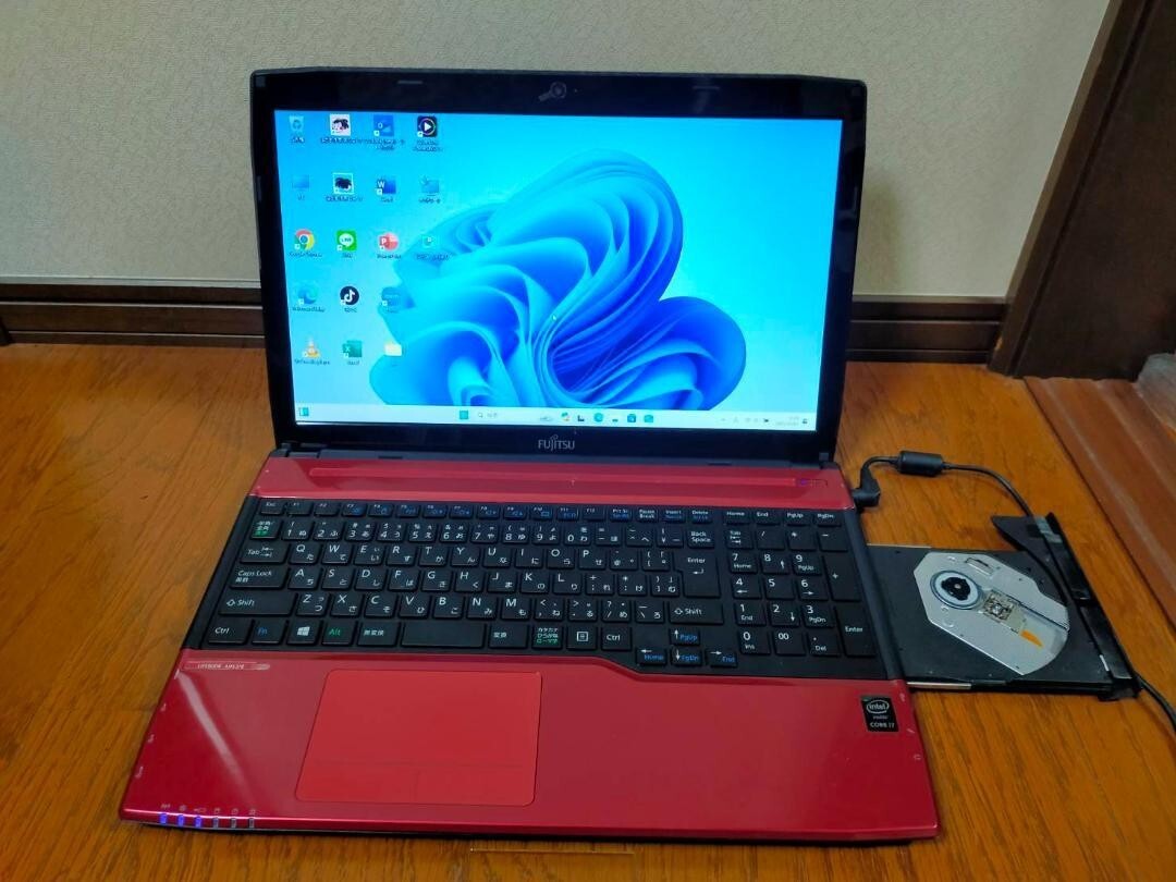 Windowsノート本体 LIFEBOOK AH53/R SSD 128GB Core i7 4702MQ Fujitsu LIFEBOOK AH53/R/BD Core i7-4702MQ SSD:128GB MEMORY