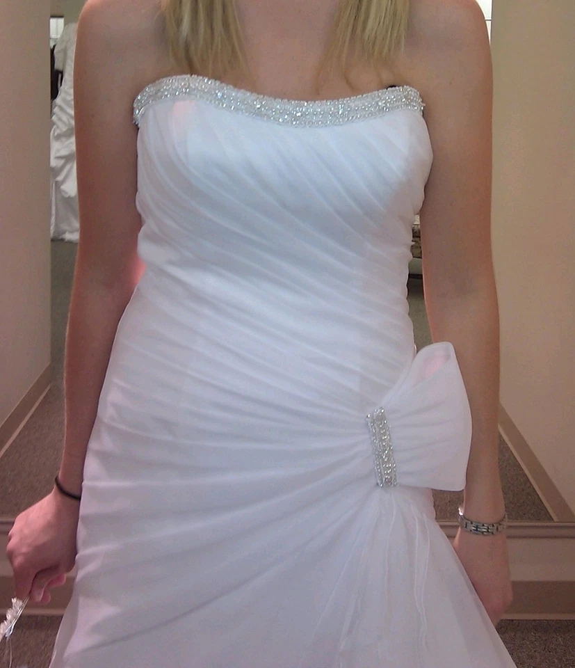 MON CHERI WEDDING GOWN - BRAND NEW WITH TAGS SIZE 6 - Image 2 of 4