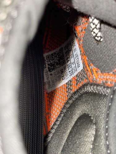 Yeezy Boost 350 V2 Carbon Beluga US Men's 10 Adidas Originals HQ7045 - Picture 7 of 9