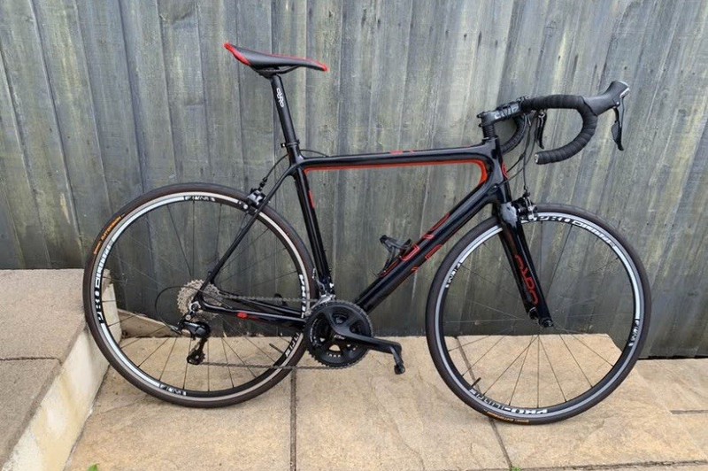 Orro Pyro Carbon Road Bike 700c Shimano 105 Groupset Upgraded Wheels And Tyres