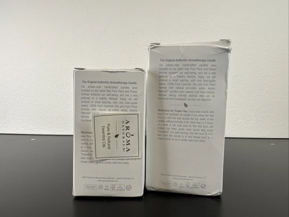 2 velas de pilar de aceite esencial de enebro, abeto y albahaca de vacaciones Aroma Naturals Foto 4 de 4