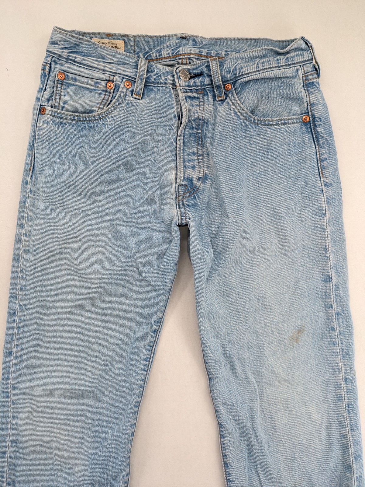 Levi's Premium 501 Herren Jeans W29 L30 Light Wash Regular Straight Button Fly image 2