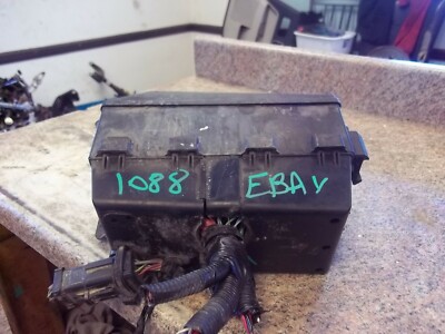  06-07 FORD FOCUS FUSE BOX ENGINE WITHOUT FOG LAMPS W/CRUISE CONTROL OEM