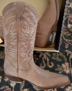 womens cowboy boots size 11