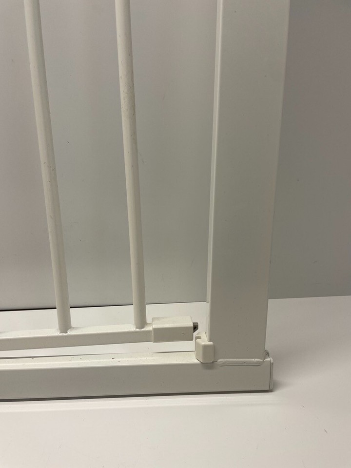 Cuggl Pressure Fit Safety Gate White 75 to 81cm Child Pet (no fittings) 5760 eBay