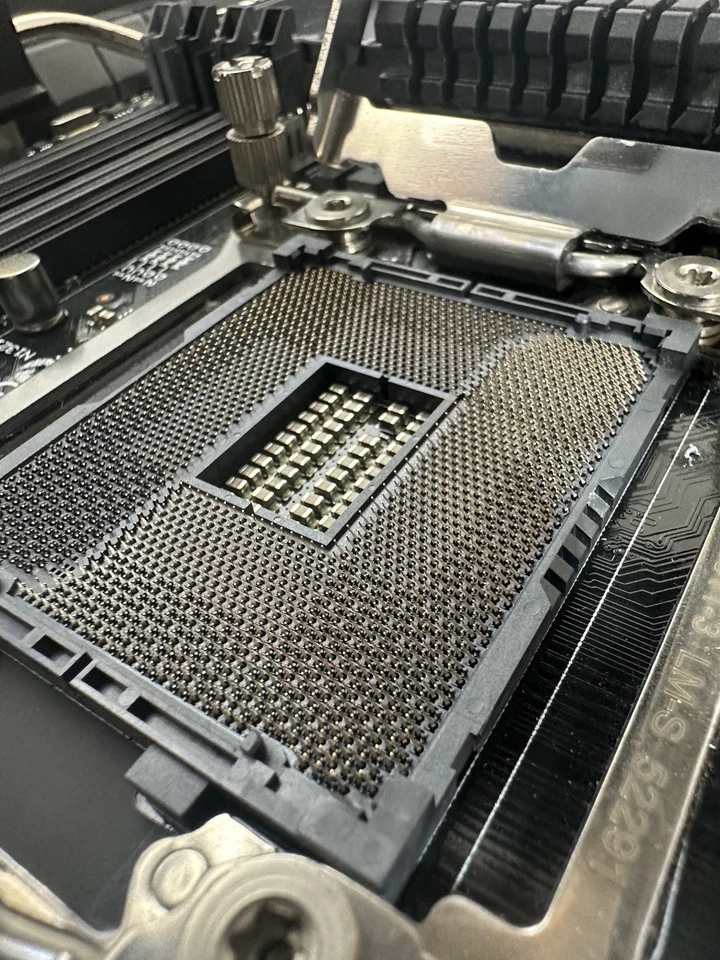 MAINBOARD ASUS X99-E WS + Intel i7-5820K Socket 2011-v3 | Testata  e funzionante - Immagine 2 di 4