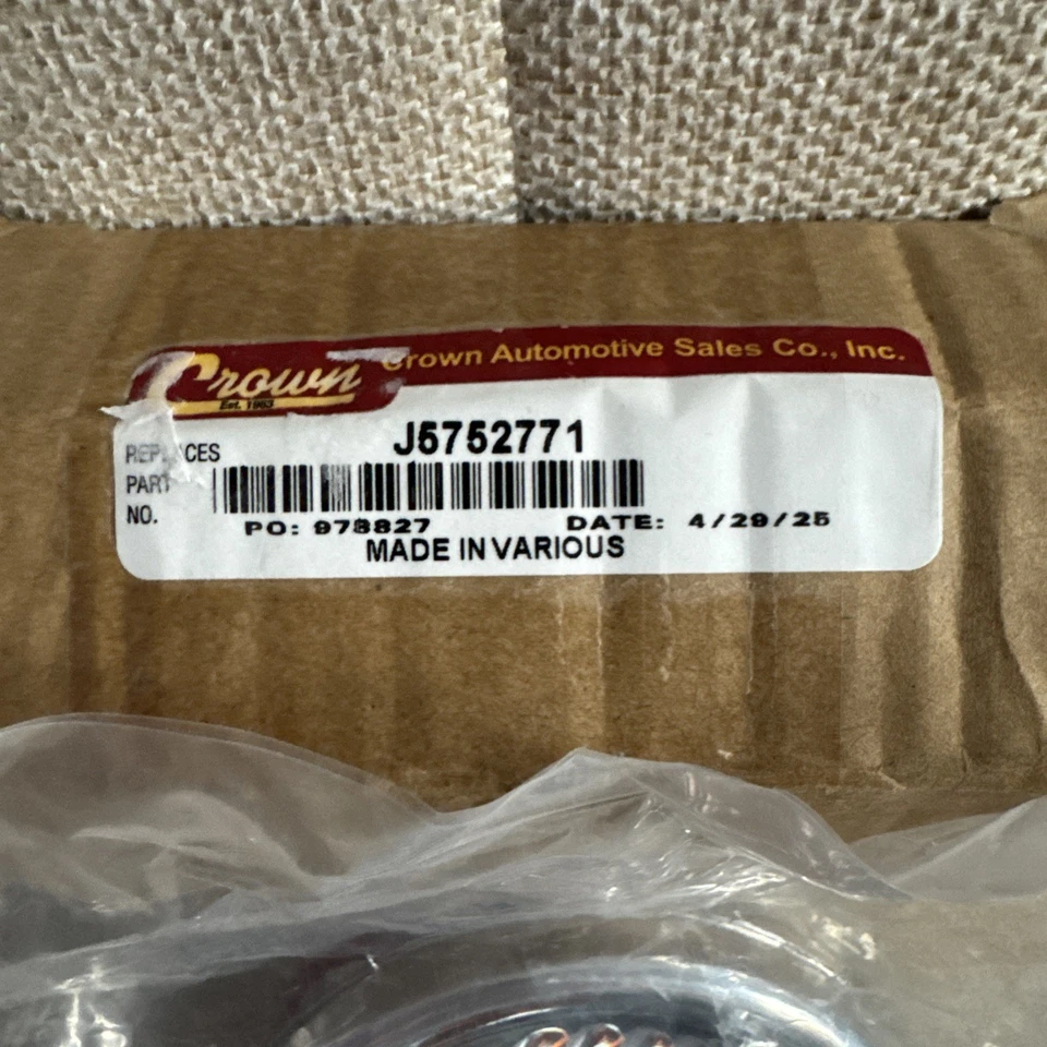 Crown J5752771 Front Parking Lamp for 1977-1983 Jeep CJ5 / 1977-1986 CJ7 - Image 3 of 4