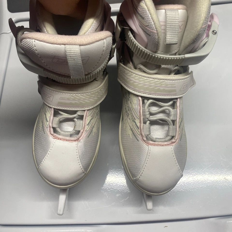 Patins de gelo ajustáveis para meninas DBX rosa e branco congelamento tamanhos 1 - 5 ajustáveis - Imagem 3 de 4
