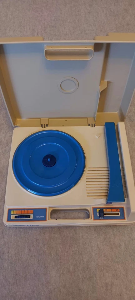 1978 vintage Fisher price turntable.  Excellent condition tested works well 👍  - Image 3 of 4