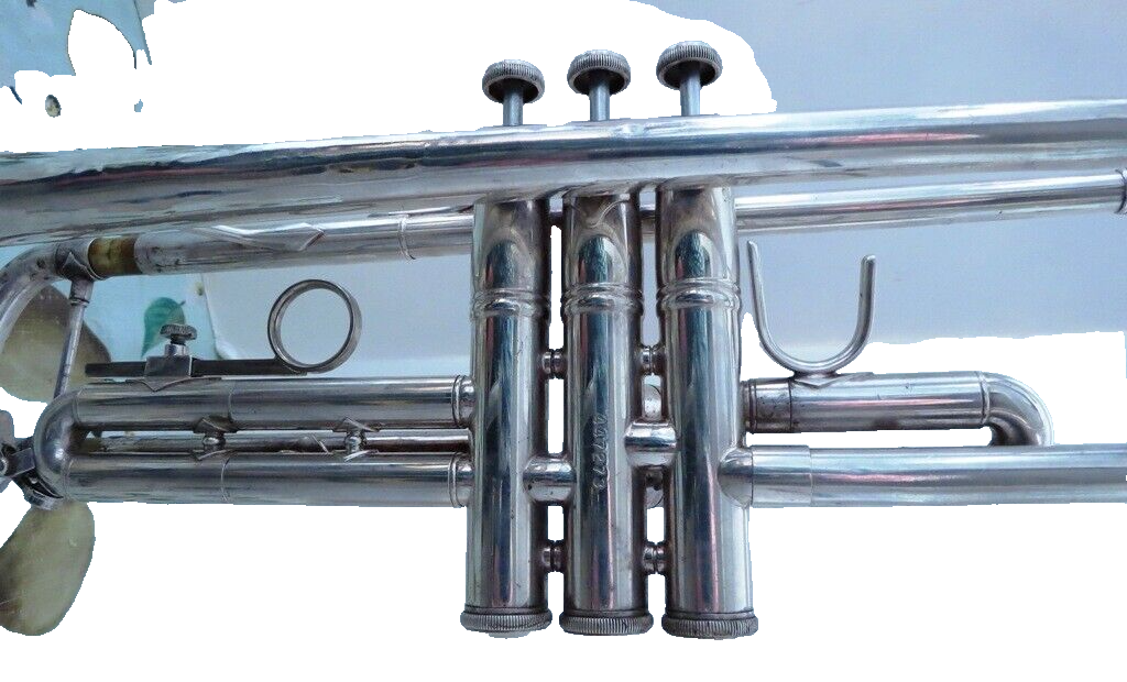 Bach Soloist TR200 StepUp Trumpet w/2 Mouthpieces & Case NICE! FREE