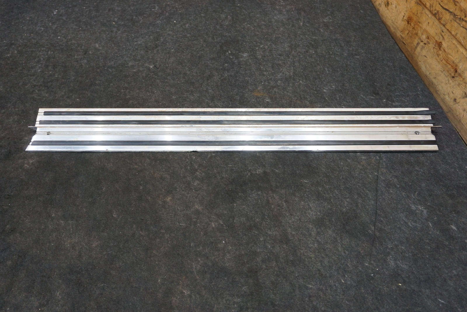 Front Left Door Entrance Sill Scuff Plate Trim 51477057019 Rolls Royce Phantom