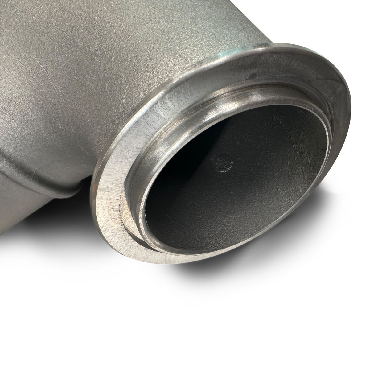 New 3682674 Cummins 15L ISX ISX15 Intake With clamp 3067979