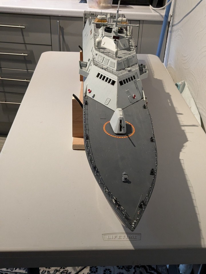 RC Model Boat Patrol / Frigate Boat type Single Motor Excellent