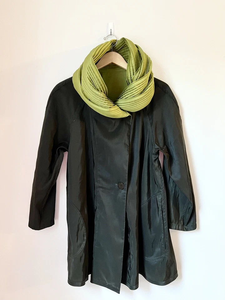 Abrigo de lluvia MYCRA PAC para mujer M/L Donatella mini verde reversible de viaje empacable Foto 2 de 4