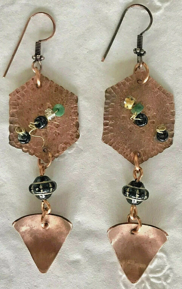 Artisan 手工制作铜吊坠耳环六边形三角绿色黑色珠子 — 第 3/4 张图片