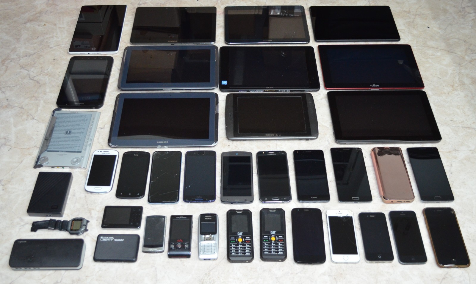 37x Smartphones, Tablets, Handys – Apple – Samsung – HTC – Huawei uvm. Konvolut