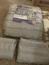 Better Homes And Garden Silver Ruffle Gray Quilt With Shams NEW Rare