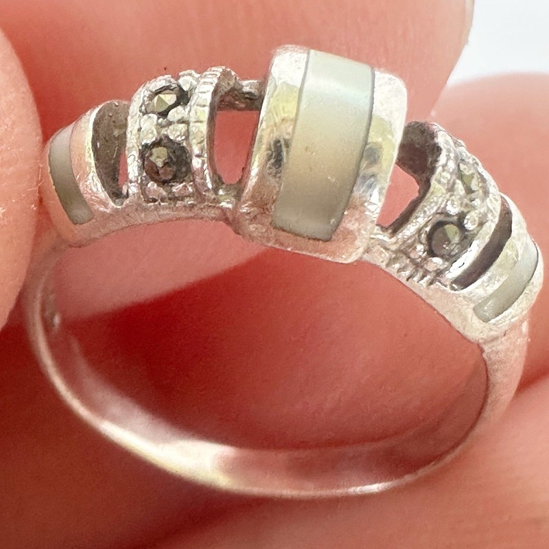 Vintage 925 STERLING SILVER MOTHER OF PEARL RING Size 5