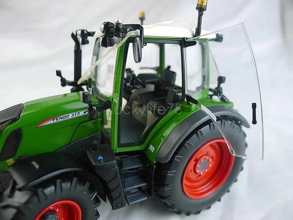 USK 1/32 Scale Fendt 313 Vario Tractor Diecast Model Collection Gift IN BOX - Image 4 of 4