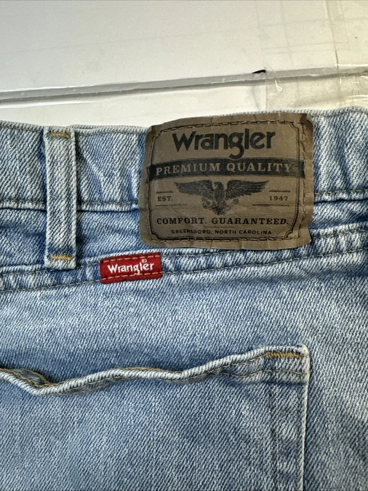 Wrangler Mens Denim Shorts Casual Western Blue Sz- 46 #2142 - Image 2 of 4