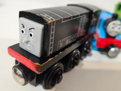 Thomas & Friends Magnetic Lot 4 Train Tank Engine - Picture 2 of 9