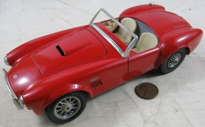 Vintage Die Cast Burngo 1965 Ford AC Red Cobra 427 1/24 Scale Made in Italy