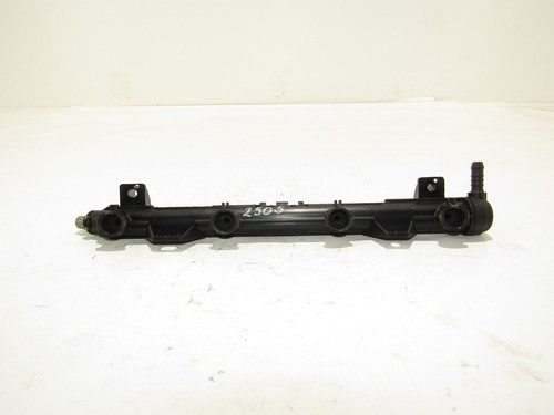 VW CADDY III 2K 2008 Benzin Fuel Rail Einspritzleiste Verteilerrohr 036133319bt