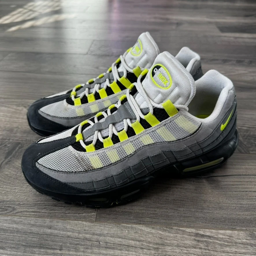 Nike Air Max 95 OG 2020 Neon for Sale - Authenticity Guaranteed - eBay