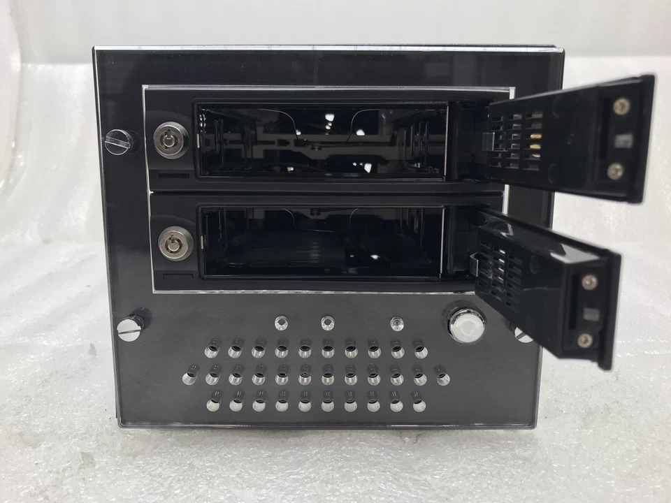 Used Addonics Dual Bay FW800 & USB - No HDDs & No Keys Incl'd - Image 2 of 4