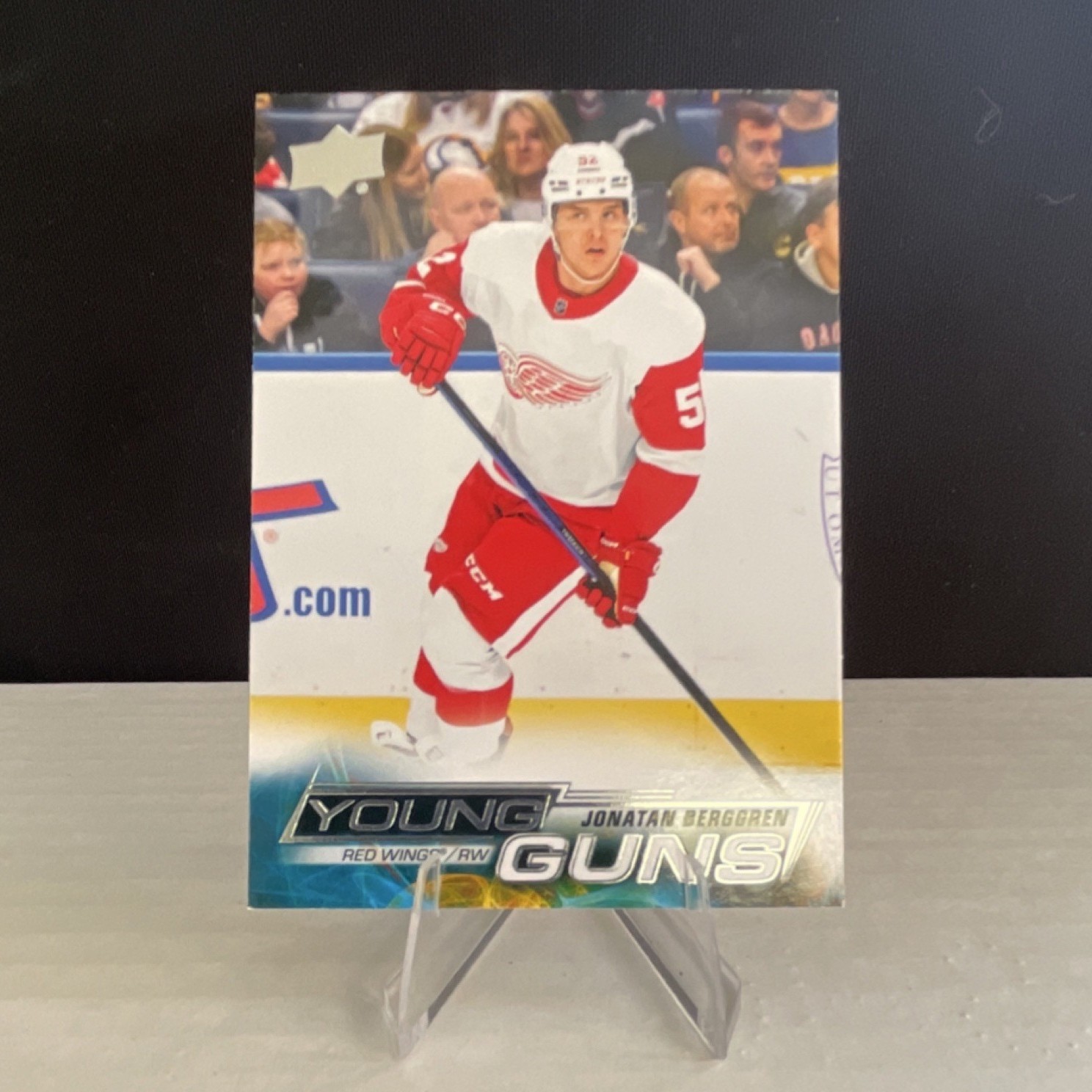 Upper Deck 2022-23 Extended Series Young Guns Rookie Jonatan Berggren #705