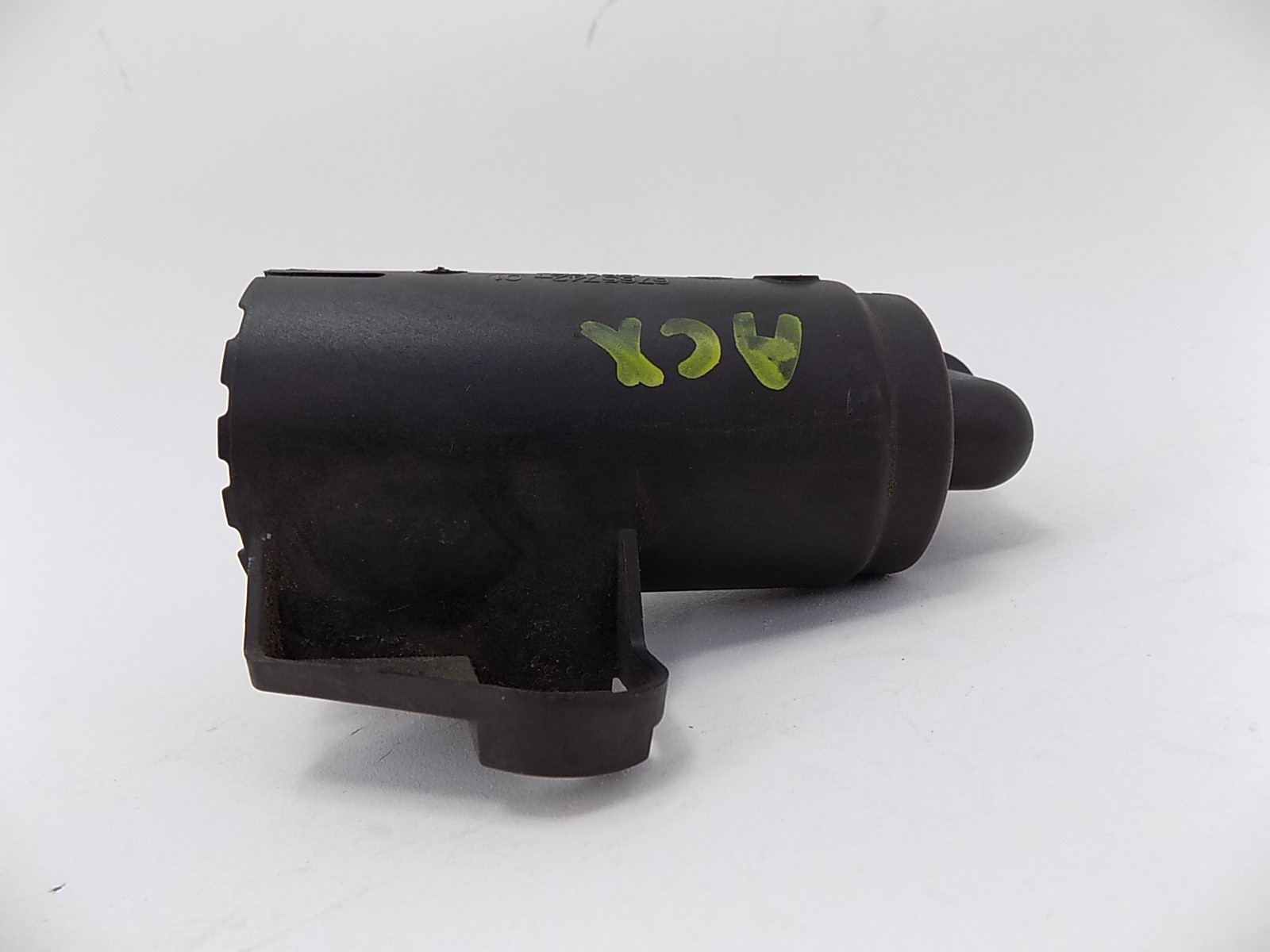2006 BMW 330i E90 Sedan EVAP Fuel Charcoal Canister Dust Filter