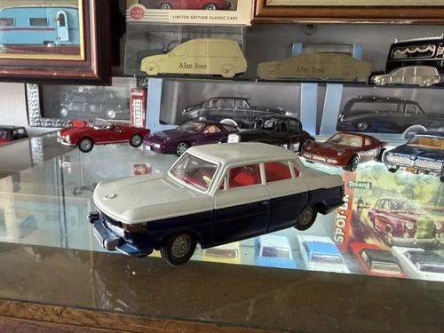 ORIGINAL VINTAGE DIECAST DINKY TOYS 157 BMW 2000 TILUX CAR c.1970 1/42