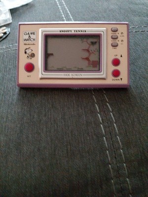 Snoopy Tennis Nintendo (1982) ▷ Retro Handheld Games